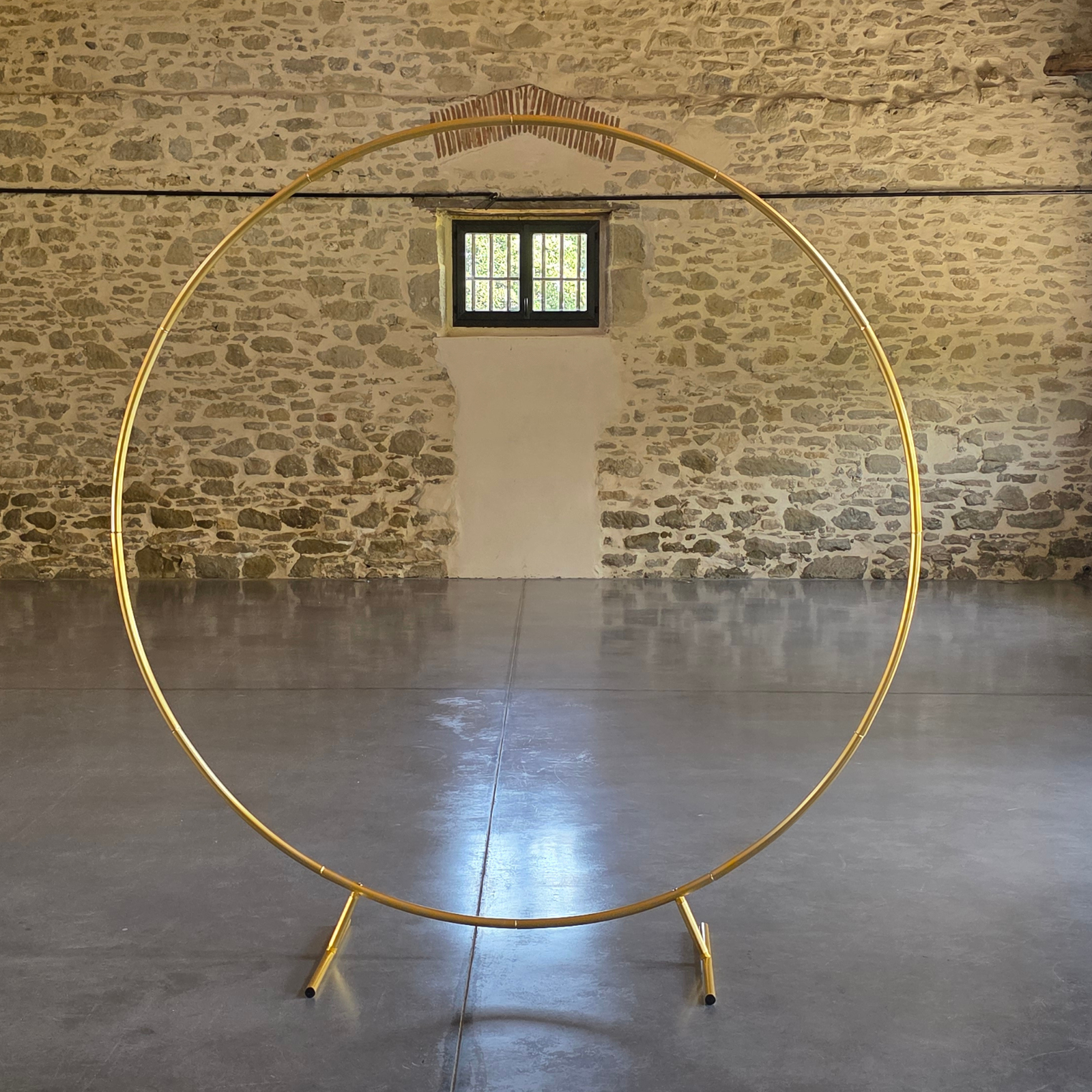 location arche ronde - un jour d'émoi