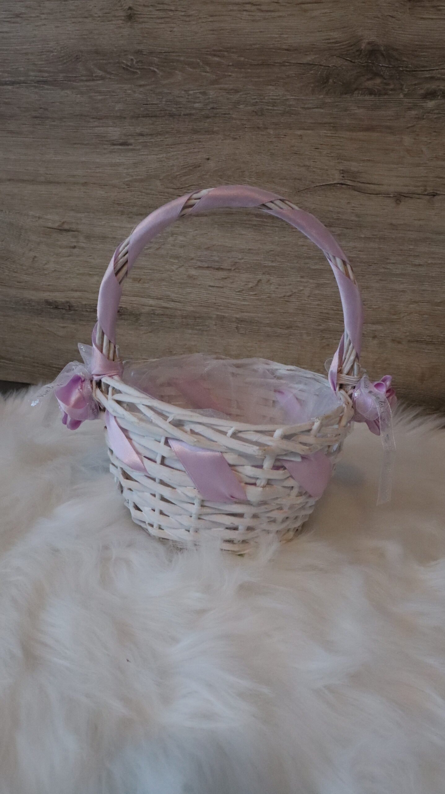 Panier osier blanc format moyen pour cérémonie de mariage